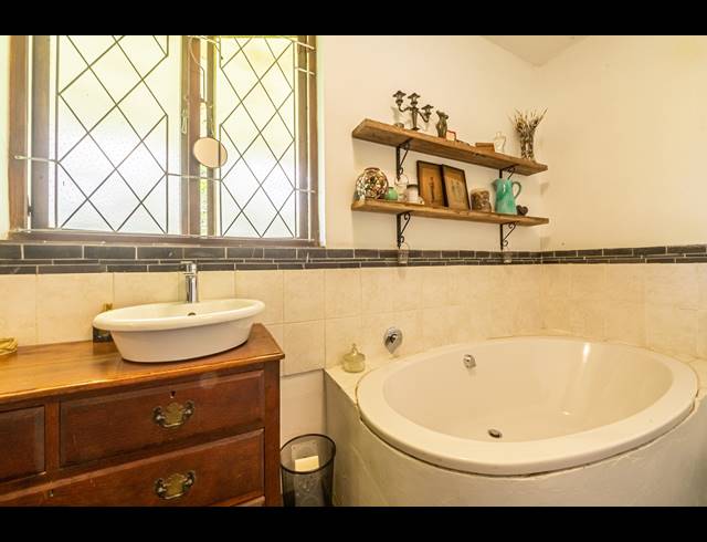 4 BEDROOM HOUSE FOR SALE IN DAWNCLIFFE